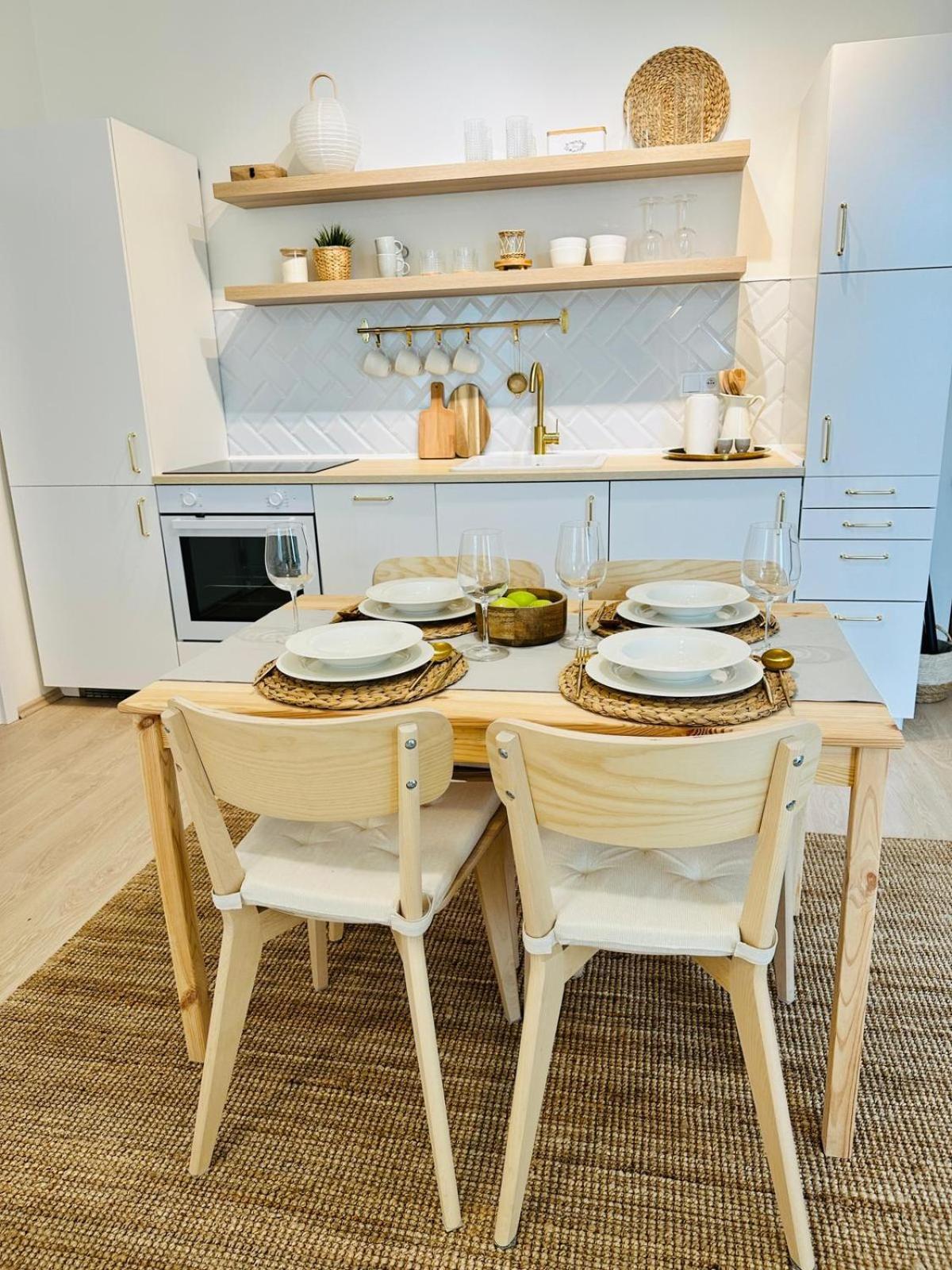 Cozy And Unique Near Train Station Apartament *